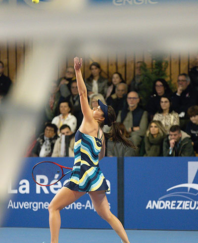 宮﨑 百合子　Yuriko Miyazaki